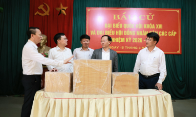  Phó Chủ tịch UBND tỉnh Phạm Văn Thịnh kiểm tra công tác chuẩn bị bầu cử tại đơn vị bầu cử số 14